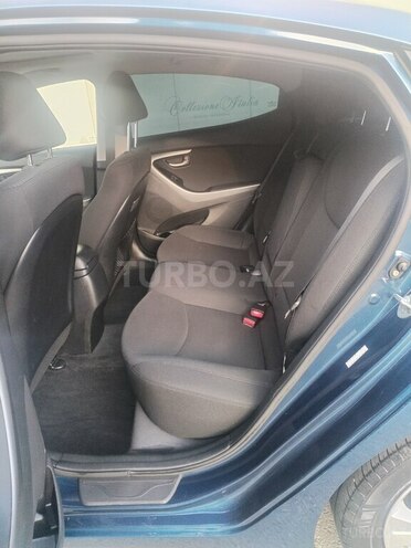 Hyundai Elantra 2015, 120,701 km - 1.8 l - Bakı