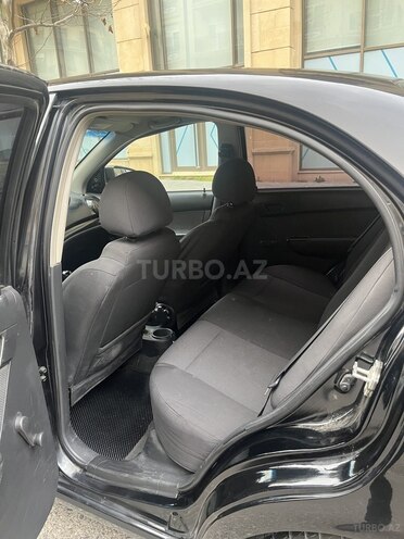 Chevrolet Aveo-8