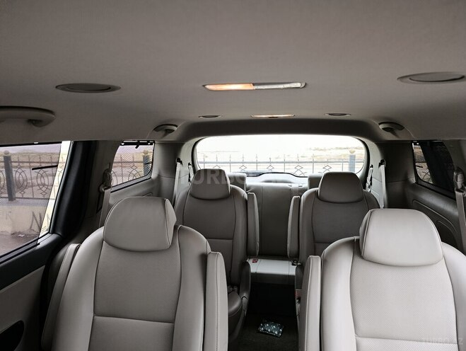 Kia Carnival 2015, 215,000 km - 2.2 l - Bakı