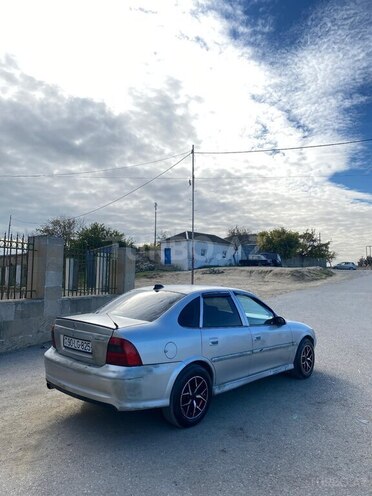 Opel Vectra 1998, 300,000 km - 2.0 l - Bakı