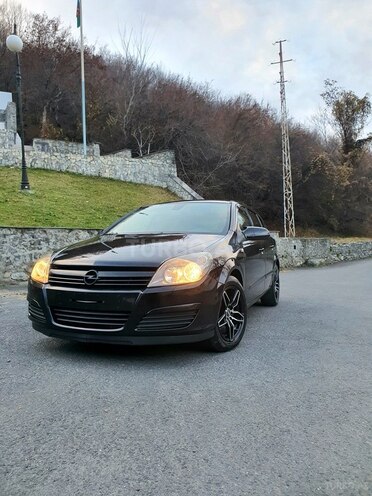 Opel Astra 2004, 300,000 km - 1.4 l - Şəki