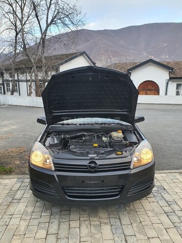Opel Astra 2004, 300,000 km - 1.4 l - Şəki