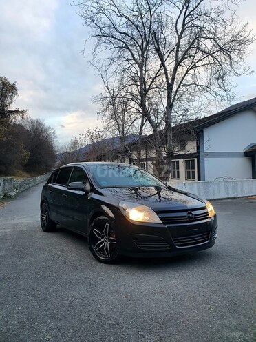 Opel Astra 2004, 300,000 km - 1.4 l - Şəki