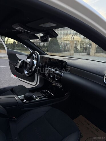 Mercedes  2022, 46,000 km - 2.0 л - Bakı