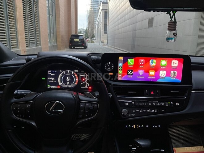 Lexus ES 300h-9