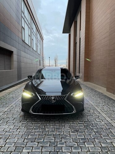 Lexus ES 300h-1