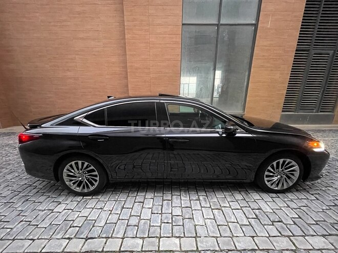 Lexus ES 300h-4