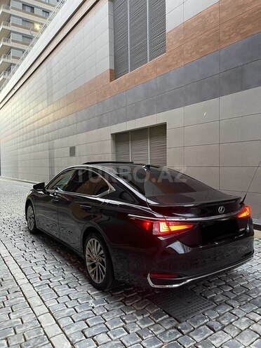 Lexus ES 300h-6