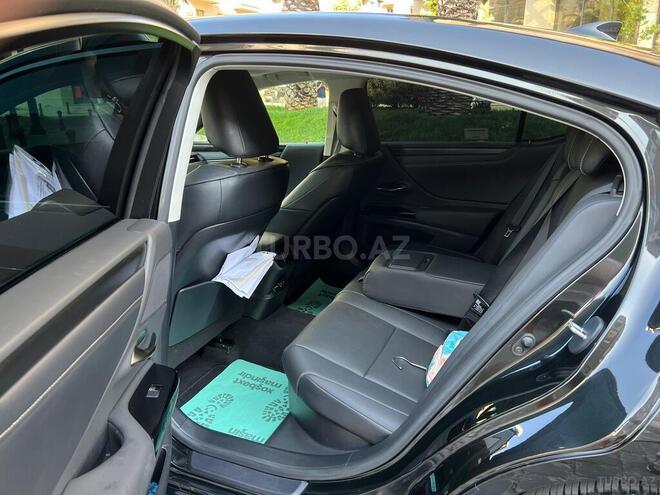 Lexus ES 300h 2023, 16,243 km - 2.5 л - Bakı