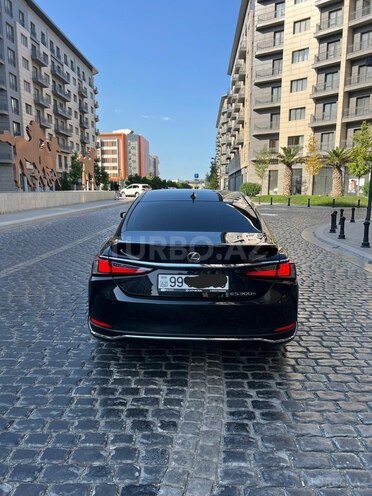 Lexus ES 300h 2023, 16,243 km - 2.5 л - Bakı