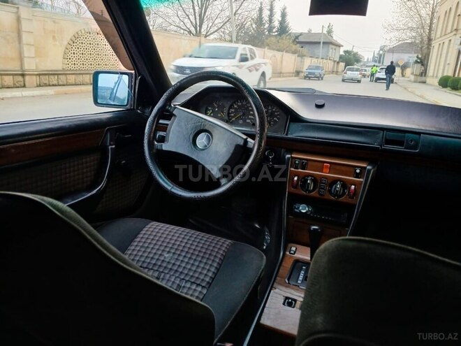 Mercedes E 200 d 1990, 365,000 km - 2.0 л - Masallı