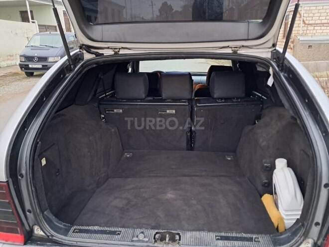 Mercedes E 220 d 1999, 156,000 km - 2.2 l - Qazax