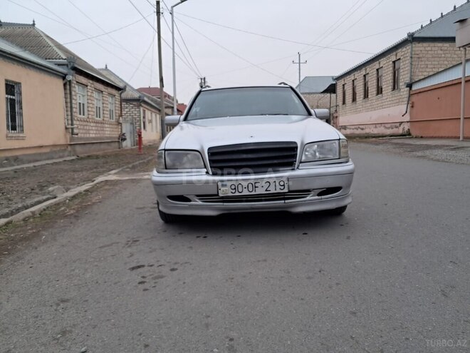 Mercedes E 220 d 1999, 156,000 km - 2.2 l - Qazax
