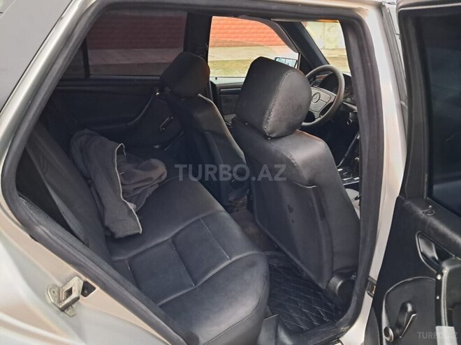 Mercedes E 220 d 1999, 156,000 km - 2.2 l - Qazax