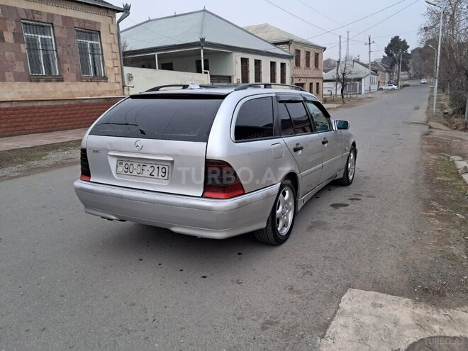 Mercedes E 220 d 1999, 156,000 km - 2.2 l - Qazax