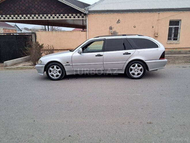 Mercedes E 220 d 1999, 156,000 km - 2.2 l - Qazax