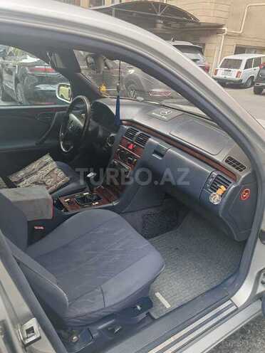 Mercedes E 220 d 2000, 650,000 km - 2.2 l - Bakı