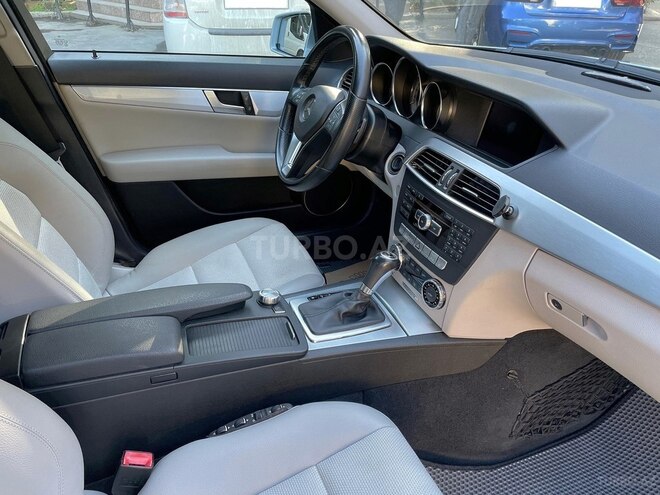Mercedes C 250-9