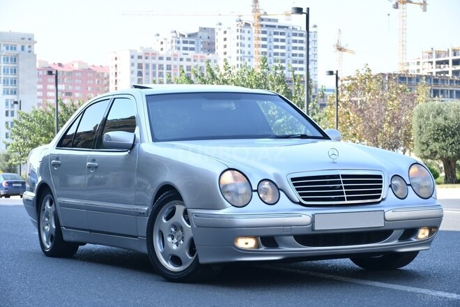 Mercedes E 220 d-2