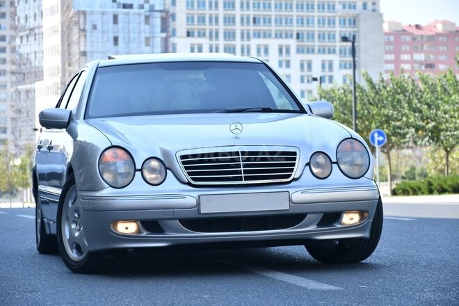 Mercedes E 220 d-1