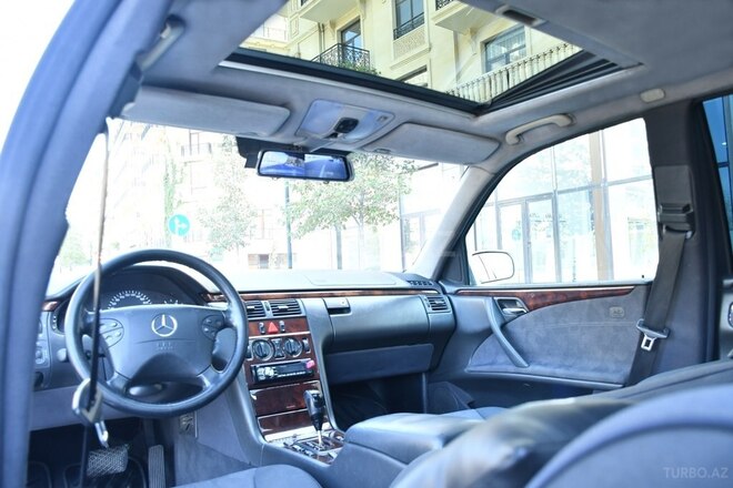 Mercedes E 220 d-10