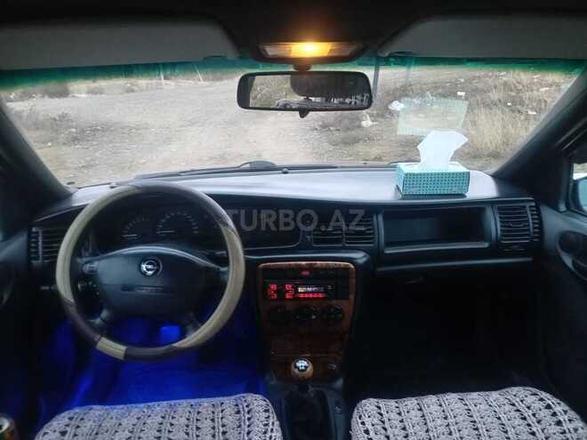 Opel Vectra 1998, 257,890 km - 1.6 l - Tovuz