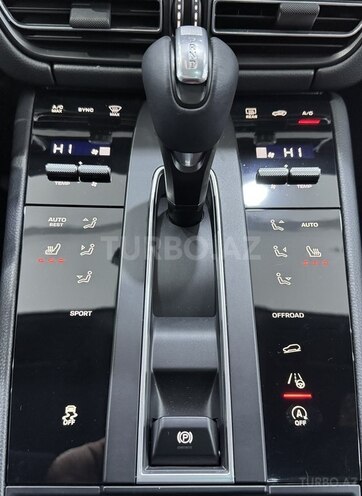 Porsche Macan-16