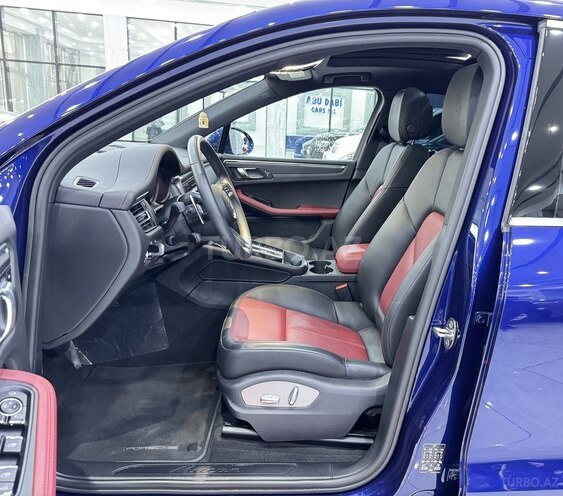 Porsche Macan-12
