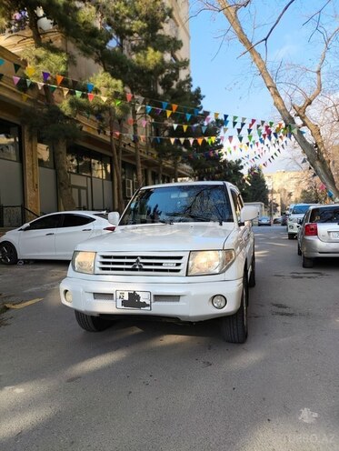 Mitsubishi Pajero io 1999, 180,000 km - 1.8 л - Bakı