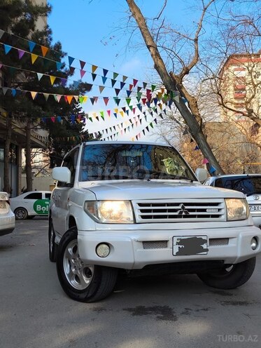 Mitsubishi Pajero io 1999, 180,000 km - 1.8 л - Bakı