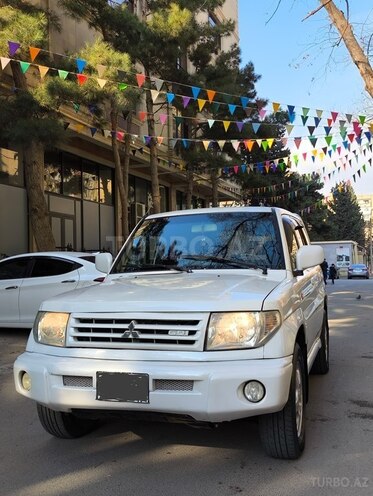 Mitsubishi Pajero io 1999, 180,000 km - 1.8 л - Bakı