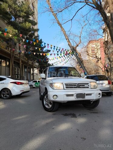 Mitsubishi Pajero io 1999, 180,000 km - 1.8 л - Bakı