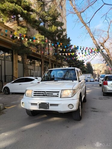 Mitsubishi Pajero io 1999, 180,000 km - 1.8 л - Bakı