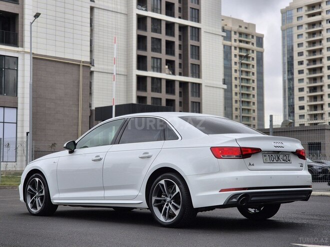 Audi A4 2018, 41,400 km - 2.0 l - Bakı