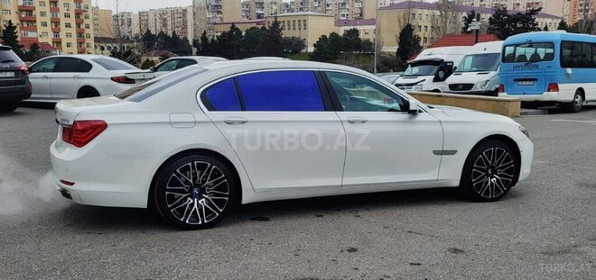 BMW 750 2009, 26,100 km - 4.4 l - Bakı