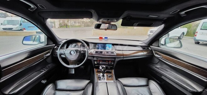 BMW 750 2009, 26,100 km - 4.4 l - Bakı