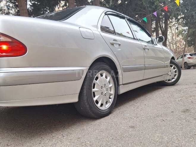 Mercedes E 220 d 2000, 386,000 km - 2.2 л - Bakı