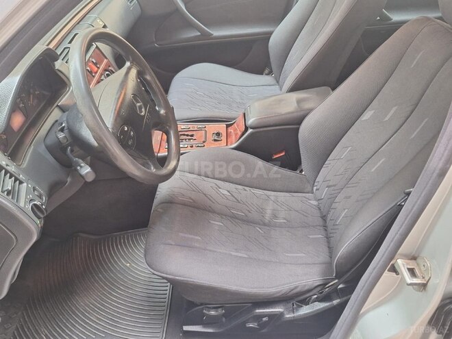 Mercedes E 220 d 2000, 386,000 km - 2.2 л - Bakı