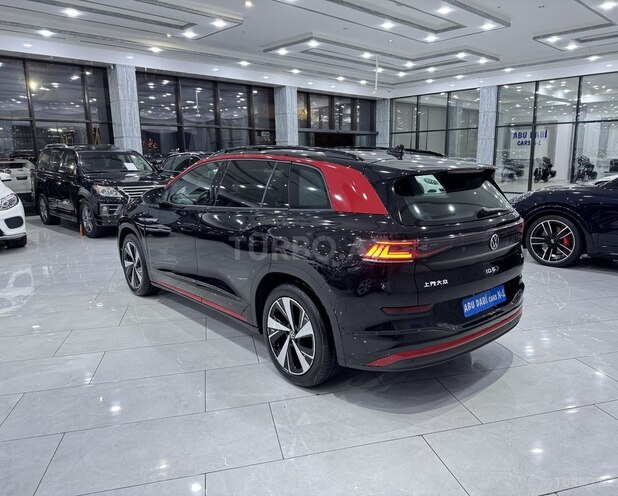 Volkswagen ID.6 X-6