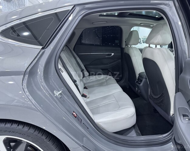 Hyundai Sonata-14