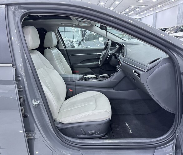Hyundai Sonata-13
