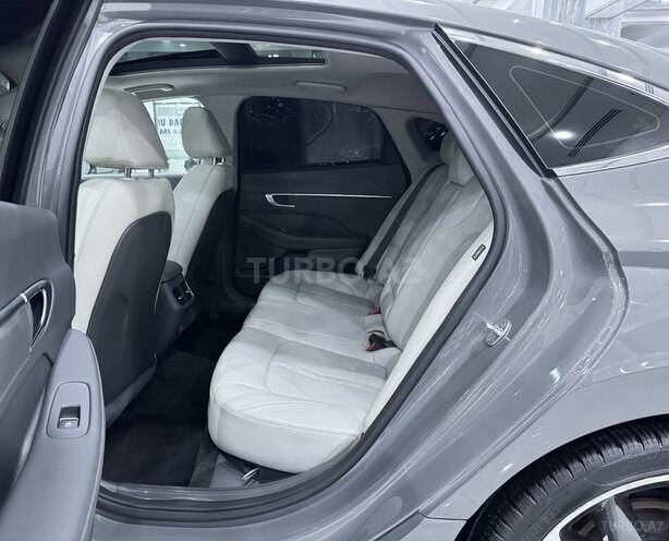 Hyundai Sonata-15