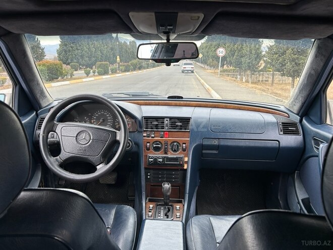 Mercedes C 200 1995, 110,000 km - 2.0 l - Göygöl