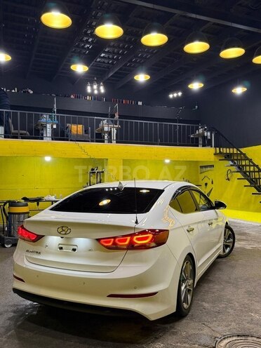 Hyundai Avante 2015, 234,000 km - 1.6 l - Bakı