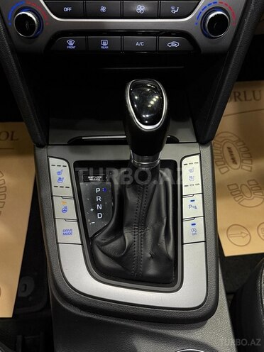 Hyundai Avante 2015, 234,000 km - 1.6 l - Bakı
