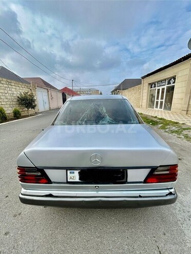 Mercedes E 250 1991, 224,000 km - 2.5 l - Gəncə