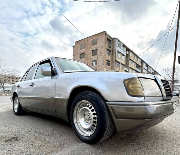 Mercedes E 250 1991, 224,000 km - 2.5 l - Gəncə