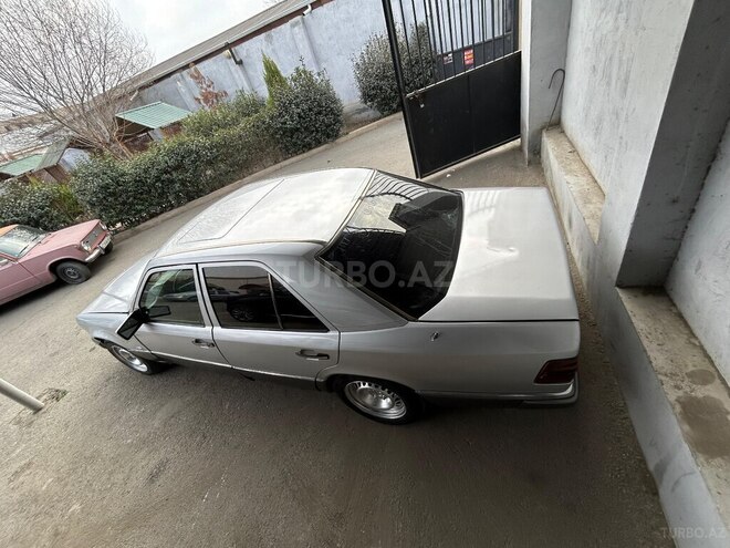 Mercedes E 250 1991, 224,000 km - 2.5 l - Gəncə