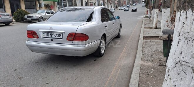 Mercedes E 200 1996, 123,800 km - 2.0 l - Qazax