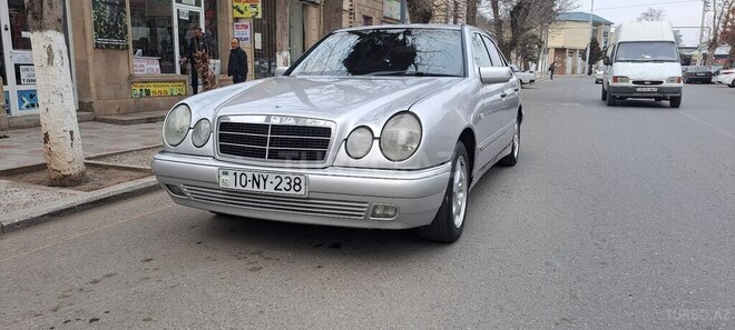 Mercedes E 200 1996, 123,800 km - 2.0 l - Qazax